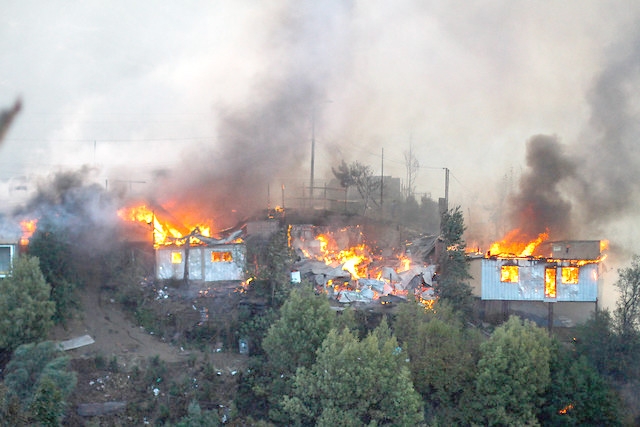 Tras catastro por incendios: 170 terrenos no están aptos para instalar viviendas de emergencia en Viña