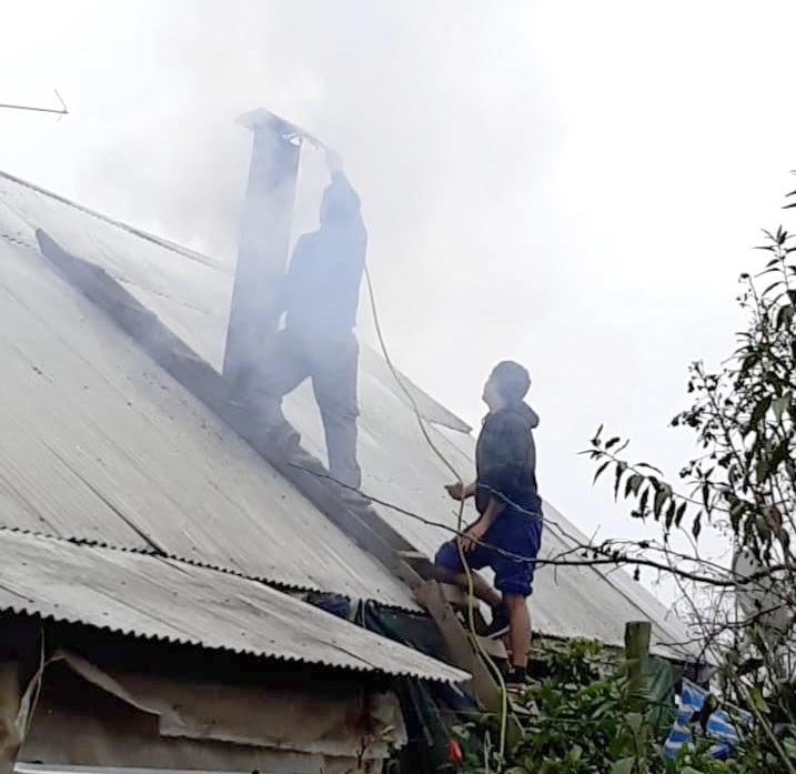  Linares: Vecinos colaboraron en controlar recalentamiento de estufa en sector Palmilla