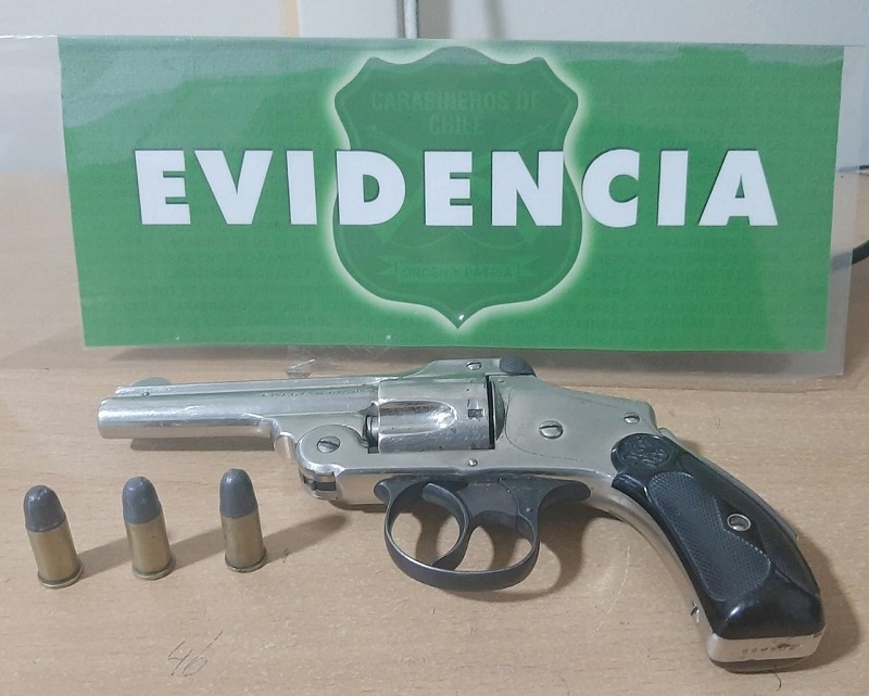 Carabineros detuvo a dos sujetos por porte ilegal de arma de fuego y municiones en Colbún