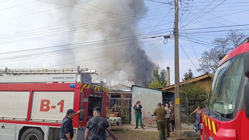 Longaví: incendio de vivienda movilizó operativo de Bomberos