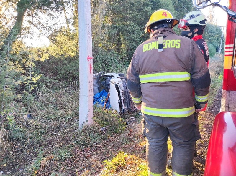 Durante el fin de semana: Un fallecido y un herido grave deja choque en la ruta L-128 Cauquenes- Parral