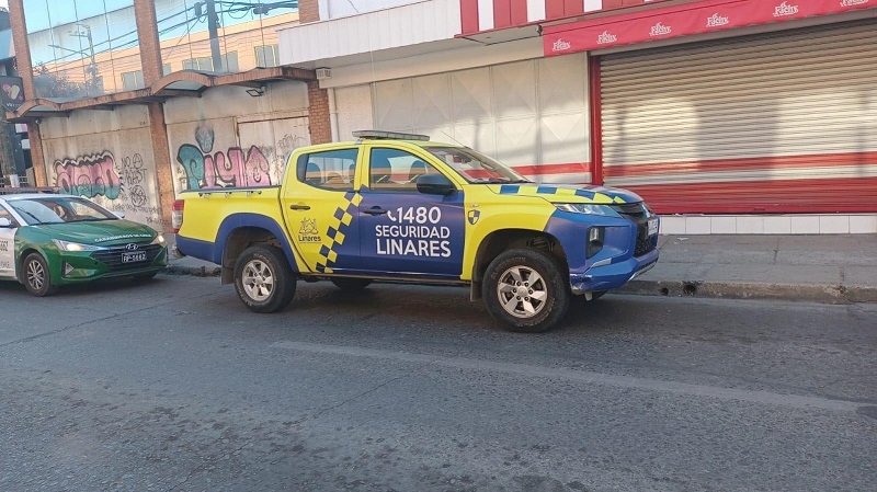 Linares: Robo afectó a dependencias de librería Fachy