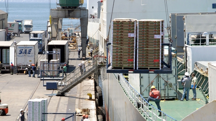 "Desglobalización": La amenaza para Chile de la ola proteccionistas y el resurgimiento de la "guerra comercial"