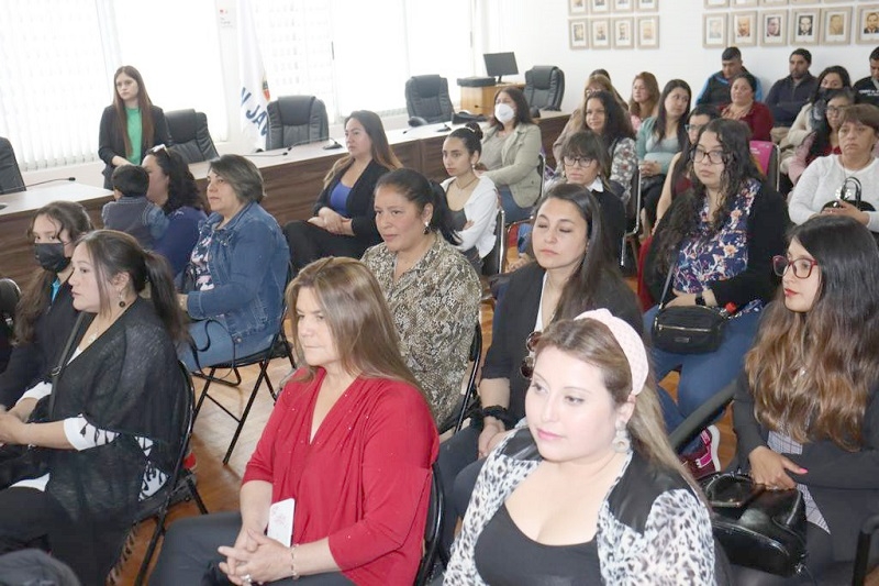 Centro de Negocios Sercotec de Linares certificó a medio centenar de emprendedoras