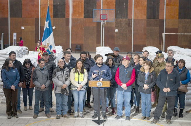 Encuesta CADEM: Presidente Gabriel Boric con 36% de aprobación y 57% de desaprobación.