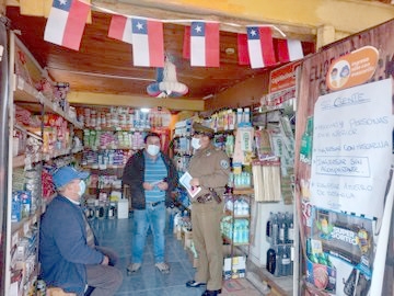 Cauquenes: Carabineros recorre locales comerciales recordando nueva ley de alcoholes