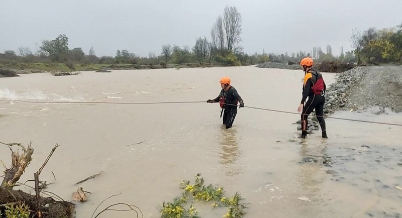 Trabajo colaborativo de GOPE de Carabineros y PDI permitió evacuar a  personas en Linares