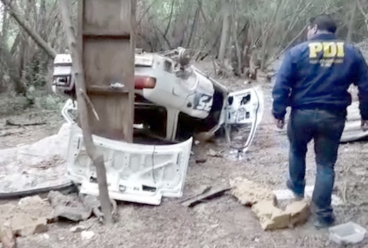  Detectives efectúan hallazgo de vehículo robado al interior de un bosque en Linares