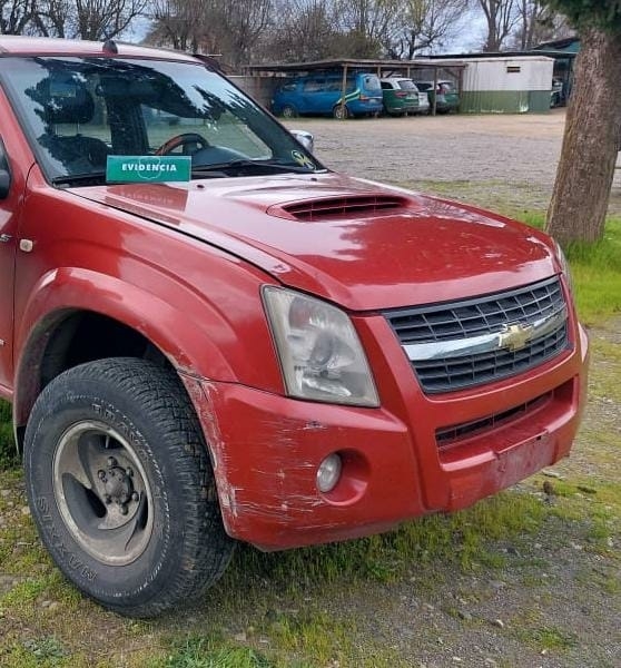 Carabineros detuvo a dos sujetos por receptación de vehículo motorizado y falsificación de instrumento público en Cauquenes