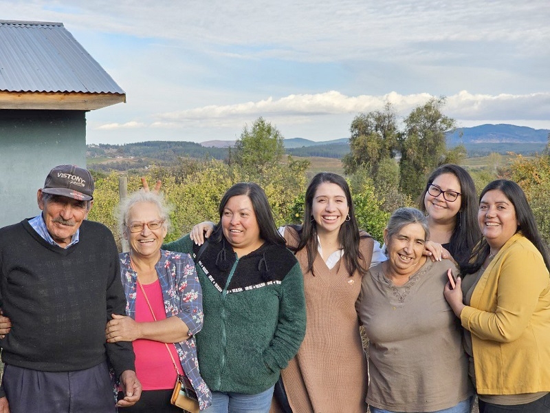 Diputada Veloso (RD) se reúne con usuarios de agua potable rural