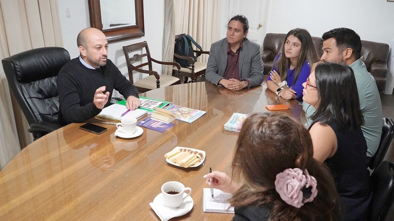 Subdere Maule y Seremi de Gobierno realizan primera visita protocolar con alcalde de Longaví