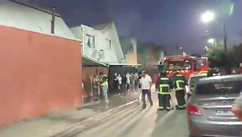 Linares: Bomberos combatió  incendio en casa habitación