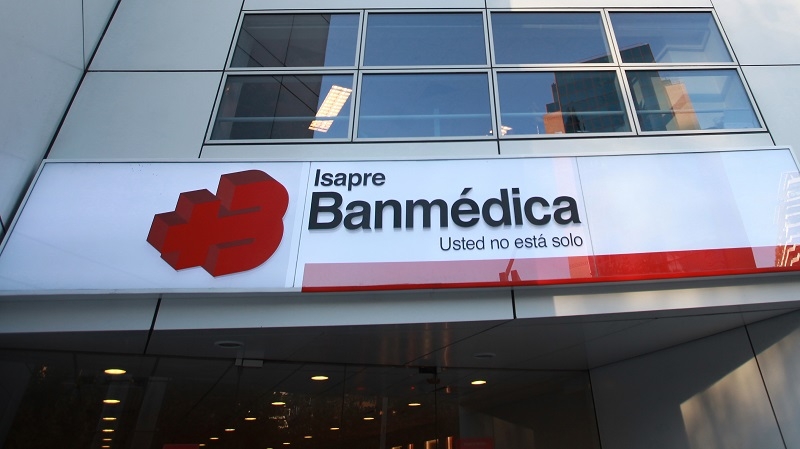 Los turbulentos episodios en Chile que empujaron la decisión de poner en venta a Empresas Banmédica