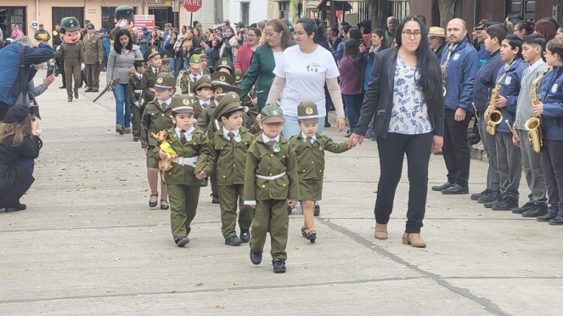 Carabineros de Chanco  realizaron un desfile en conmemoración de los 96 años de la institución