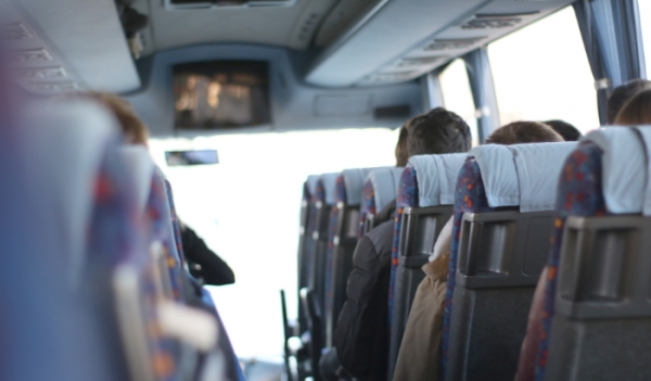 Proponen la obligación de informar y ejecutar acciones de seguridad en buses interurbanos e interregionales.