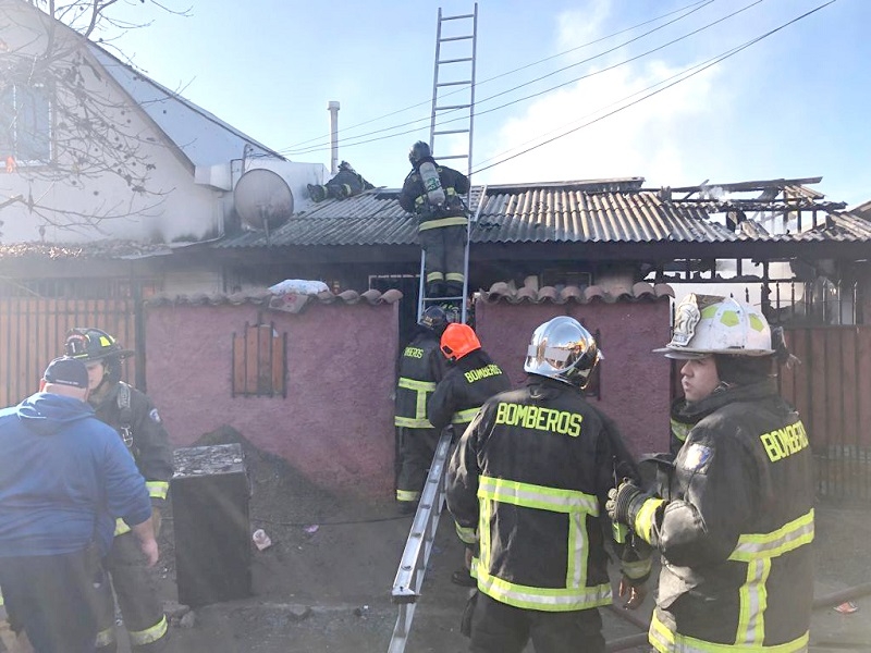 Linares: Incendio afectó a vivienda en Villa Camus