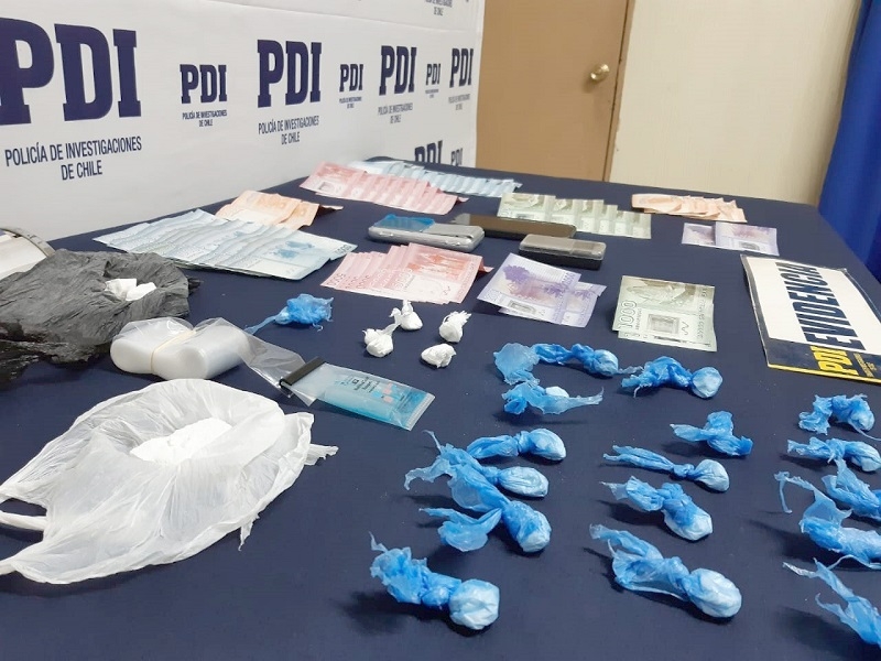 PDI DETIENE A DOS SUJETOS CON CLORHIDRATO DE COCAÍNA  EN CAUQUENES