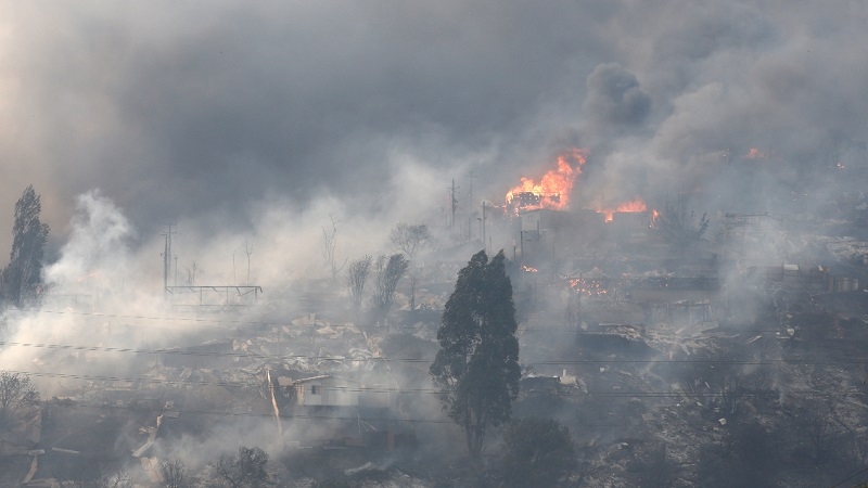 Valparaíso: Cuerpos de dos fallecidos del megaincendio aún no se entregan a sus familias