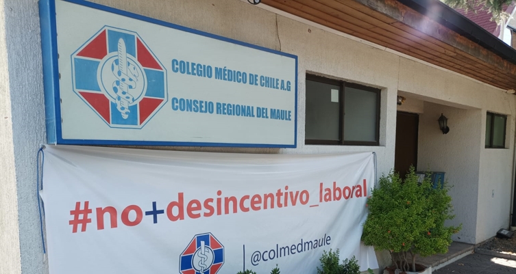  Colegio Médico del Maule evalúanegativamente labor de autoridades pese a campaña  comunicacional “De mal en peor. ¿Cómo mejoramos  la gestión de Salud?. Diagnósticos siguen sin soluciones”  