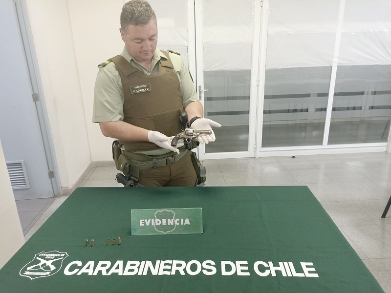  Carabineros de Parral detuvo a tres hombres por porte ilegal de arma de fuego y  riña