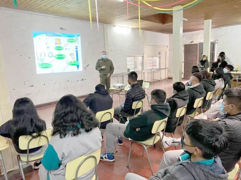 Villa Alegre: Carabineros realiza ciclo de charlas preventivas en 15 recintos educativos