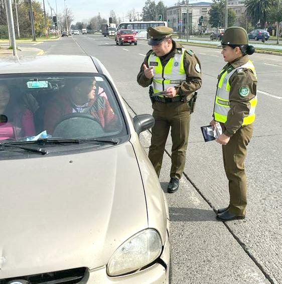 Linares: Carabineros alumnos lideran campañas de seguridad para evitar delitos