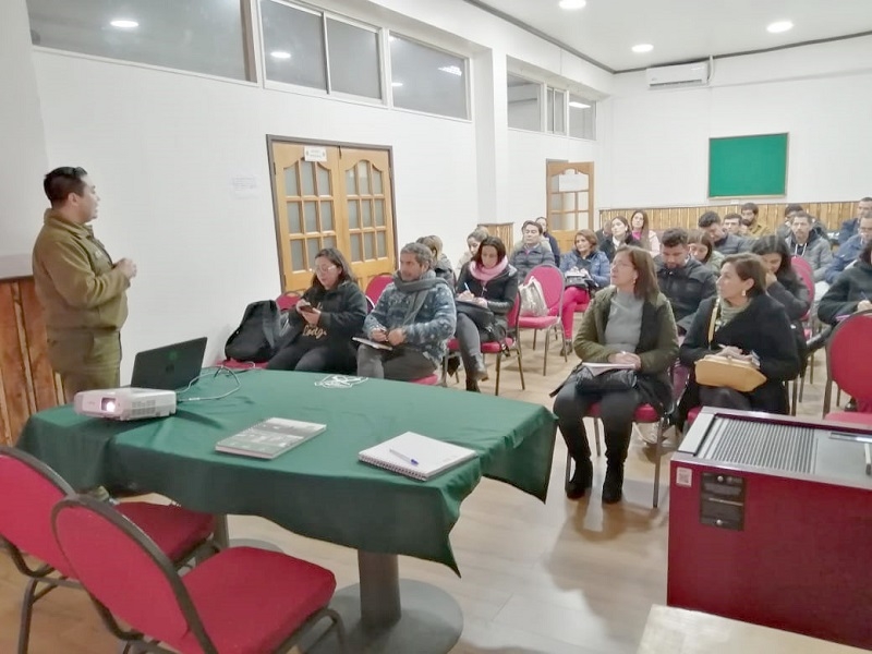 Carabineros realizó reunión con los encargados de convivencia escolar en Linares