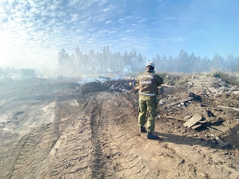 Incendio estructural afecta a empresa Agrozzi en la comuna de Teno