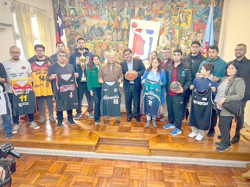 Linares :Fue lanzada oficialmente la tercera versión del Campeonato de la Liga de baloncesto