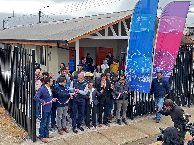 Vecinos de Colbún celebran la completa renovación de sede social en Villa Don Francisco realizada por SERVIU