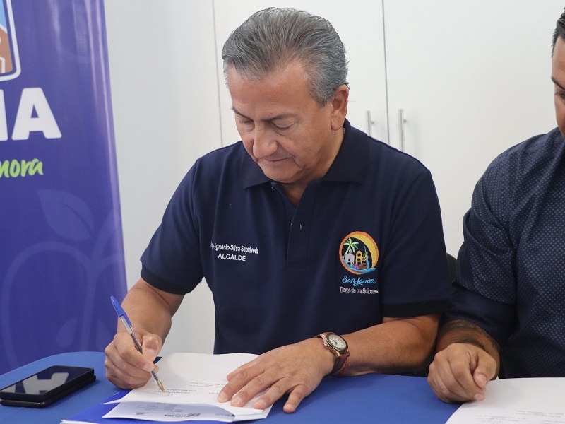 Firman acuerdo entre Molina y San Javier para contar con Sistema Integrado de Emergencias