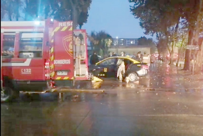 Linares: Dos lesionados en colisión de móviles en sector urbano