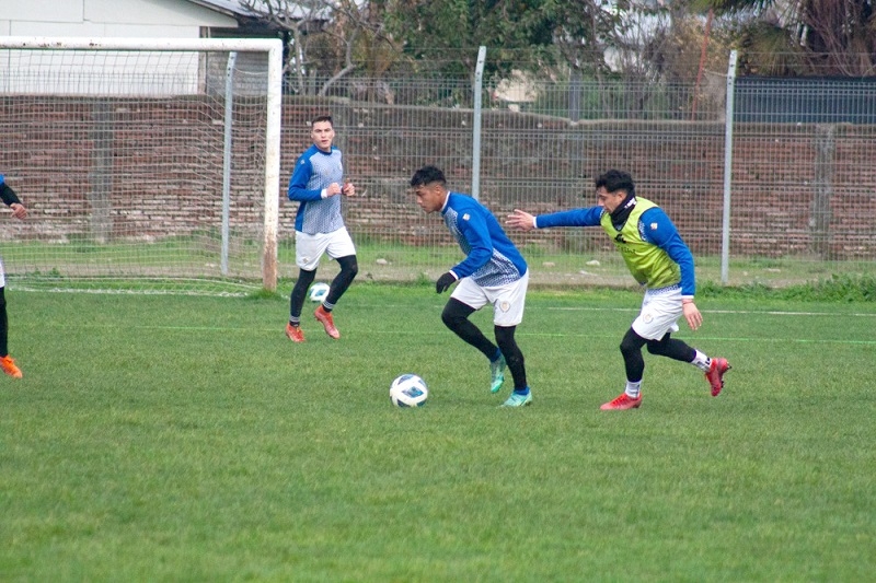 Albirrojos cumplieron tres semanas de preparación pensando en Real San Joaquín 