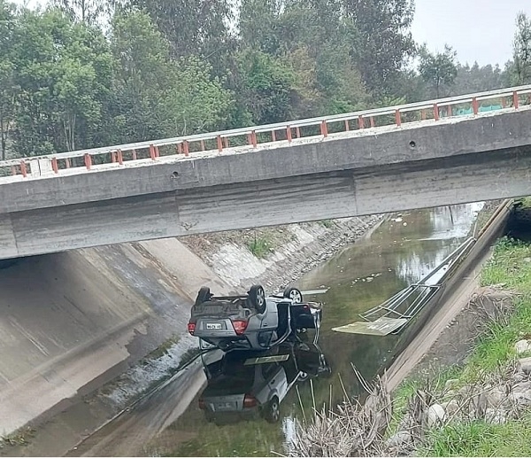 Colbún: un fallecido en caída de vehículo a canal