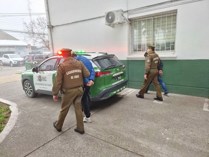 San Javier: Carabineros detuvo a 3 sujetos por robo con intimidación de un vehículo