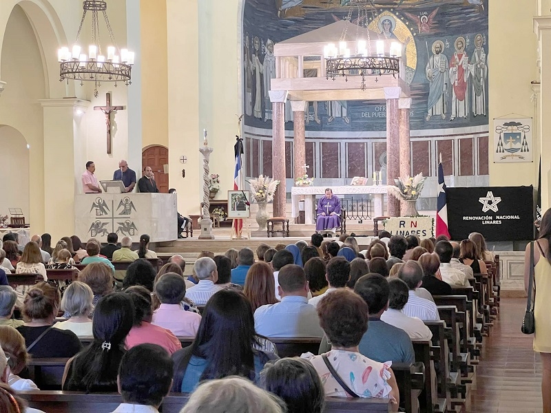 Linares: Eucaristía en Iglesia Catedral en memoria de Ex Presidente Piñera