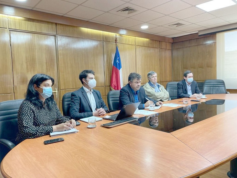 Agenda transversal permite a ministro Valenzuela  generar lazos desde pequeña agricultura hasta alianzas internacionales 