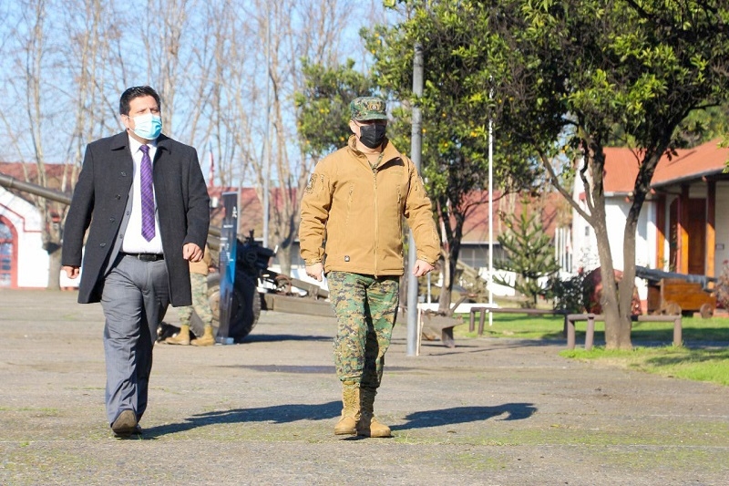 Delegado Aqueveque destacó paridad de género en el servicio militar voluntario de la Escuela de Artillería de Linares