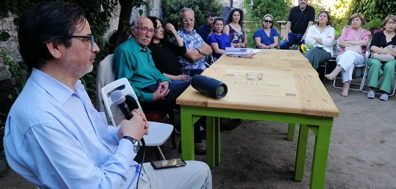 Gonzalo Bustos presentó su libro de poemas “Metanoia”