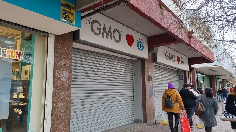 Linares: investigan asalto a Óptica GMO en calle Independencia