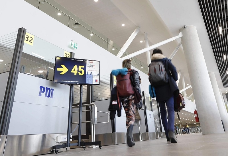 Avanza norma que facultaría a la PDI a usar autentificación biométrica en el transporte aéreo