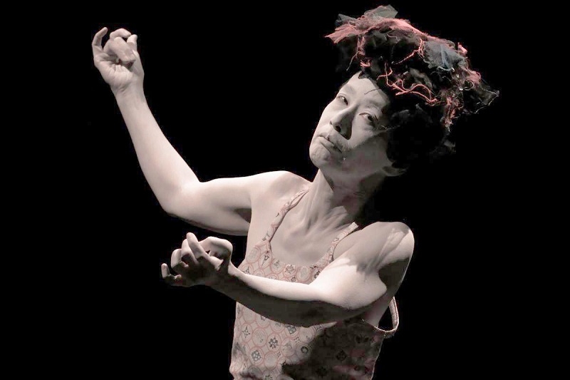 Makiko Tominaga, la maestra japonesa que trajo la Danza Butoh a Chile llega hasta Rari para impartir un Seminario intensivo