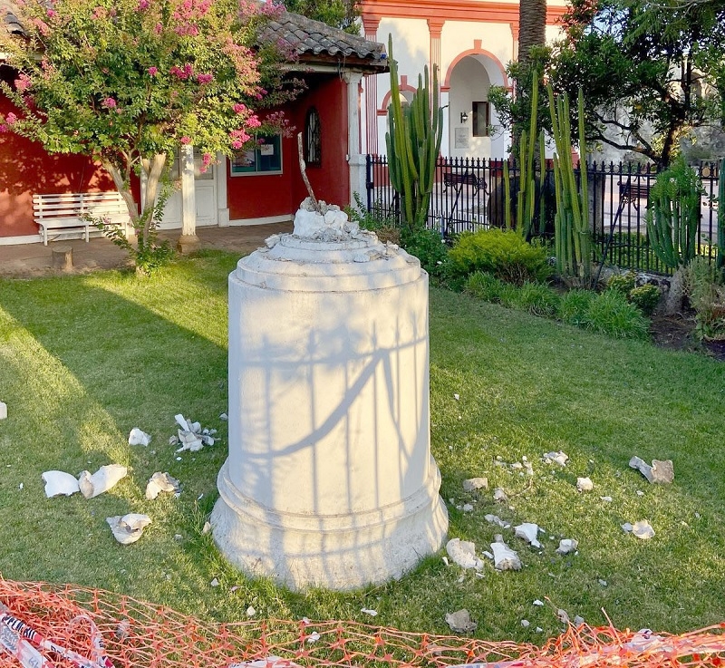 Vandalizan y destrozan estatua del Niño de la Espina en Villa Alegre