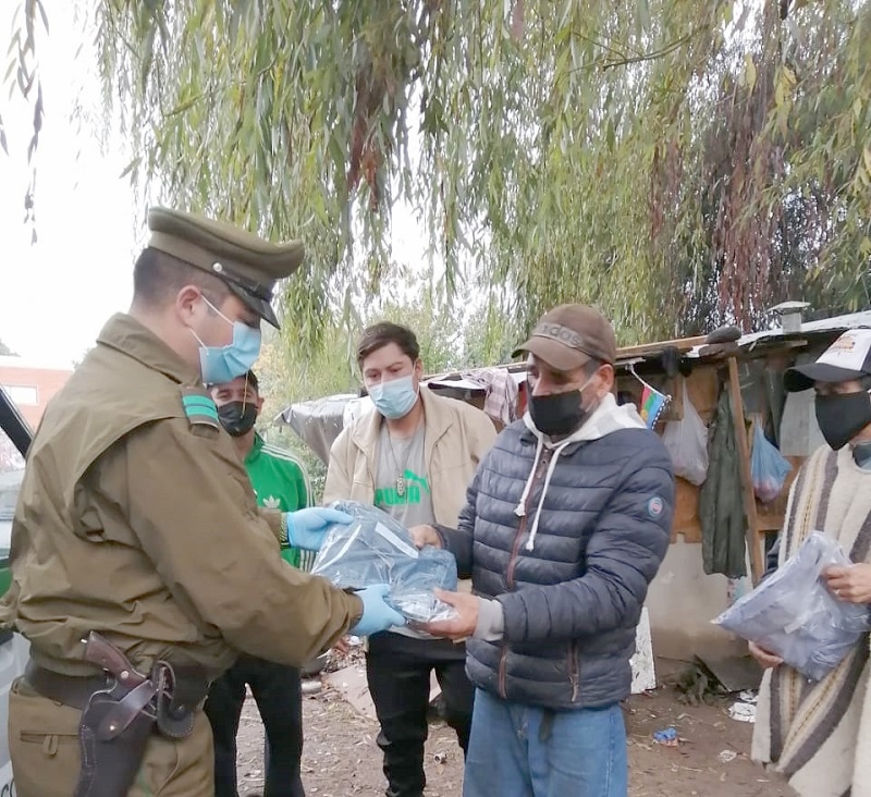 El aporte de carabineros MICC de Linares con los vecinos en tiempos de pandemia  