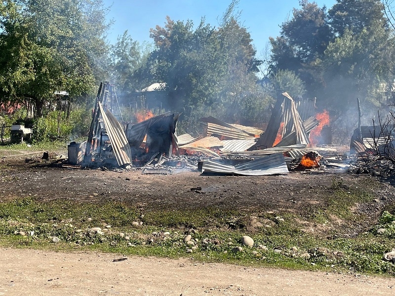 Yerbas Buenas: Vivienda resulta destruida en incendio