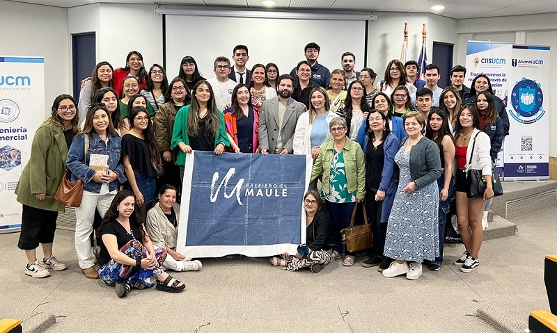 Emprendedores de Prefiero el Maule potencian habilidades en innovación, marketing digital y sostenibilidad en seminario de la UCM