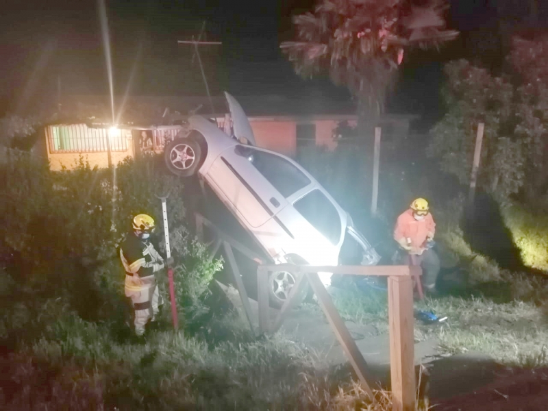 Longaví: un lesionado en volcamiento de vehículo