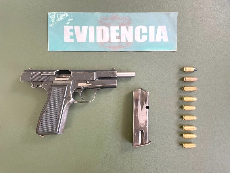 Carabineros detuvo a dos sujetos por porte de arma de fuego y  orden vigente en Linares