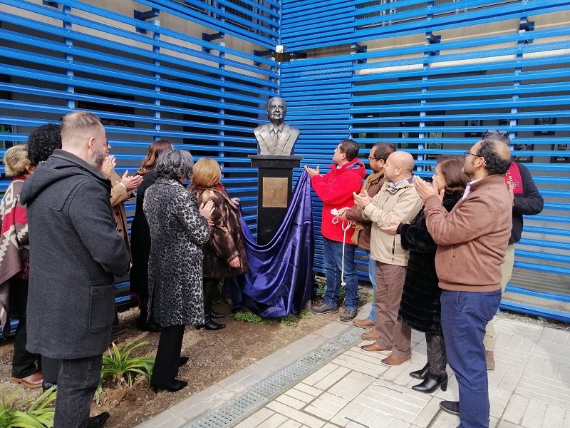 En Escuela 1 Isabel Riquelme inauguran busto en homenaje póstumo al profesor Raúl Balboa Ibáñez