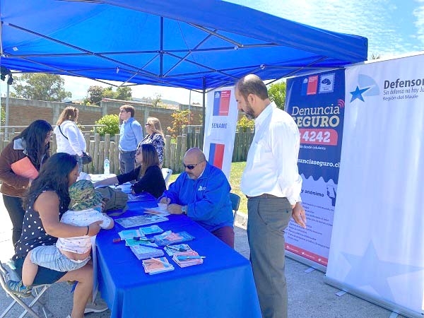 Defensoría entregó atención personalizada a usuarios de la localidad costera de Pelluhue